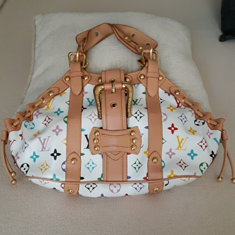 Louis Vuitton purse. Gift used once.